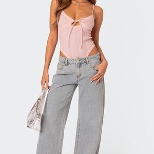 Edikted Bow Pocket Relaxed Jeans